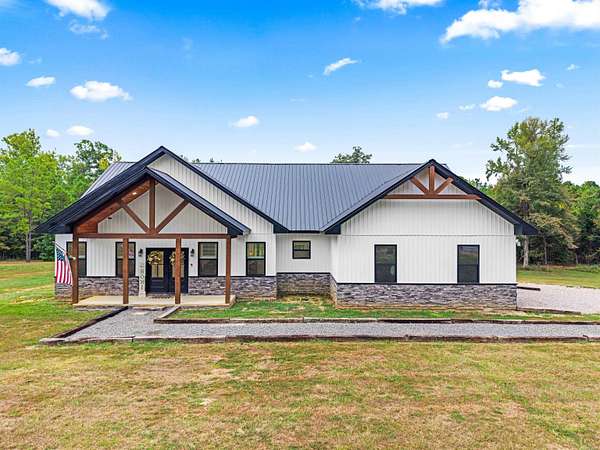 4 Acres of Land with Home for Sale in Jessieville, Arkansas