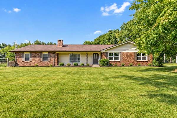 2 Acres of Land with Home for Sale in Chapmansboro, Tennessee