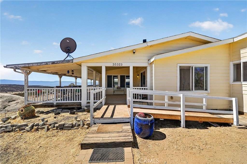 18.8 Acres of Land with Home for Sale in Hemet, California