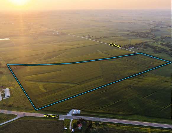 61 Acres of Land for Auction in Washington, Iowa