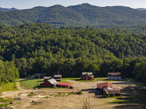 17.5 Acres of Land with Home for Sale in Harriman, Tennessee