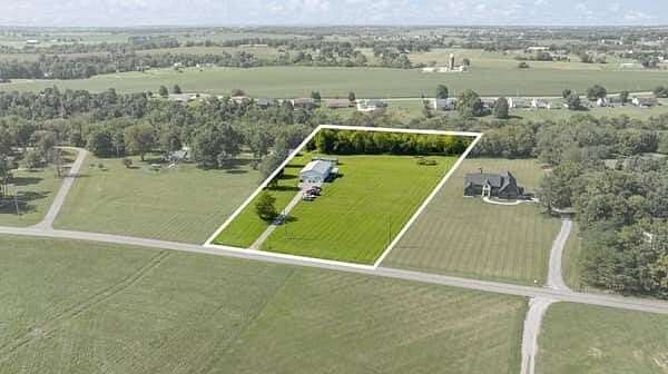 4.79 Acres of Land with Home for Sale in Harrodsburg, Kentucky