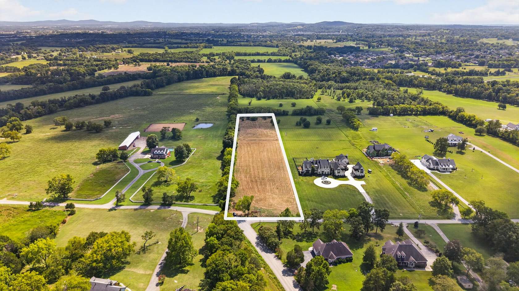 5 Acres of Residential Land for Sale in Lebanon, Tennessee