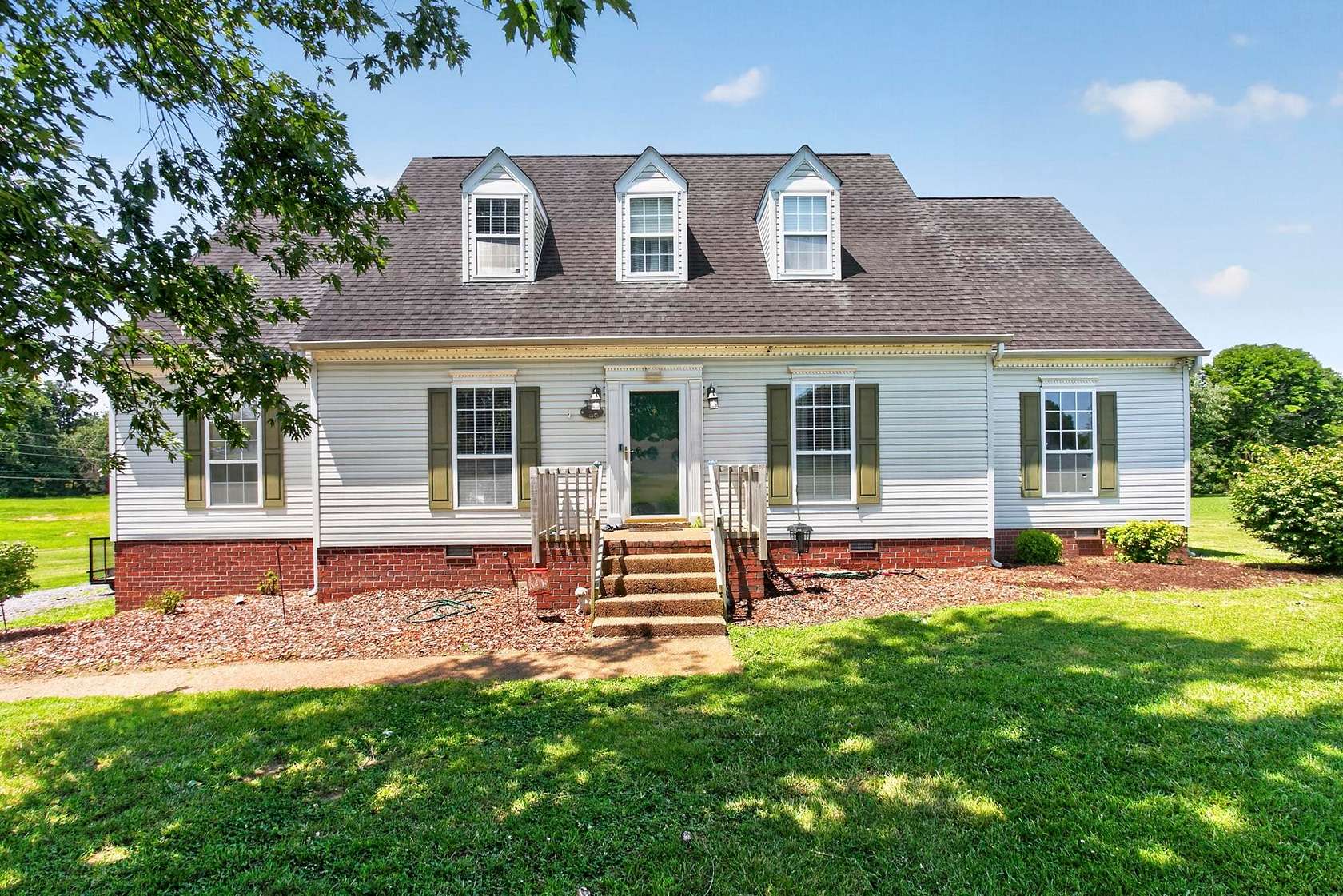 1.76 Acres of Land with Home for Sale in Greenbrier, Tennessee