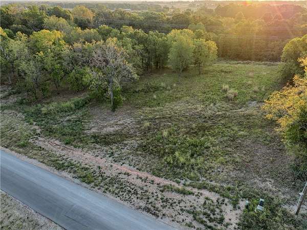1 Acre of Residential Land for Sale in Gentry, Arkansas