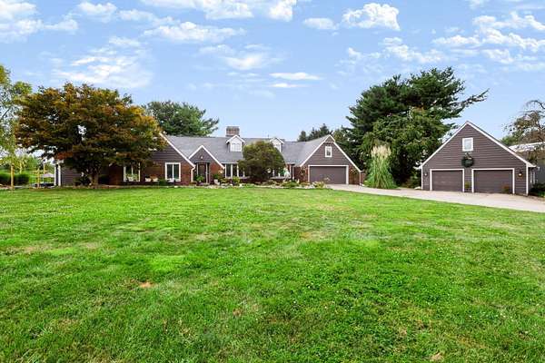5 Acres of Land with Home for Sale in Circleville, Ohio