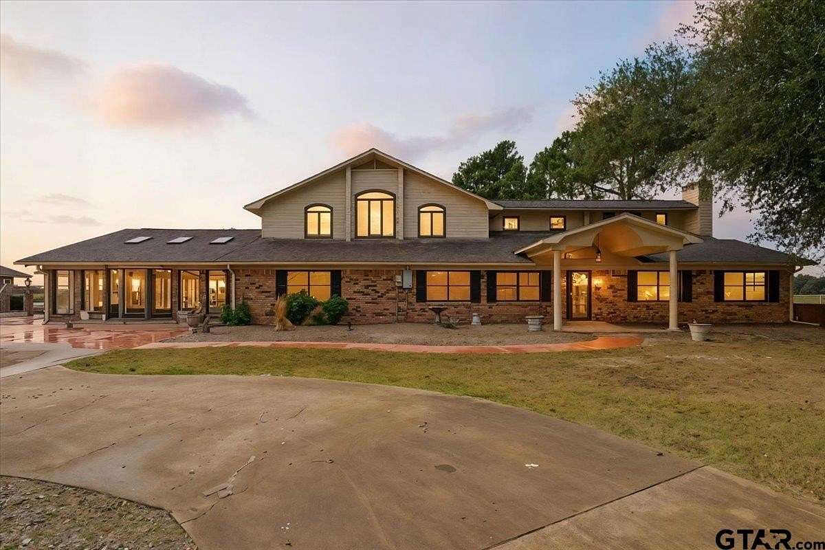 27 Acres of Agricultural Land with Home for Sale in Sulphur Springs, Texas