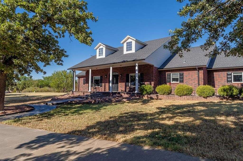 7.5 Acres of Land with Home for Sale in Lindsay, Oklahoma