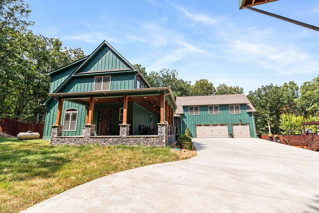 7.39 Acres of Land with Home for Sale in Monteagle, Tennessee