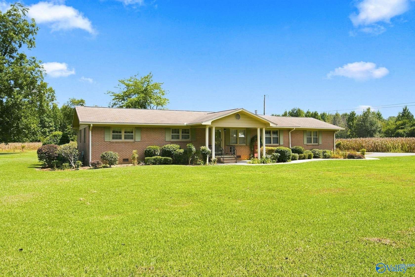 21 Acres of Land with Home for Sale in Scottsboro, Alabama