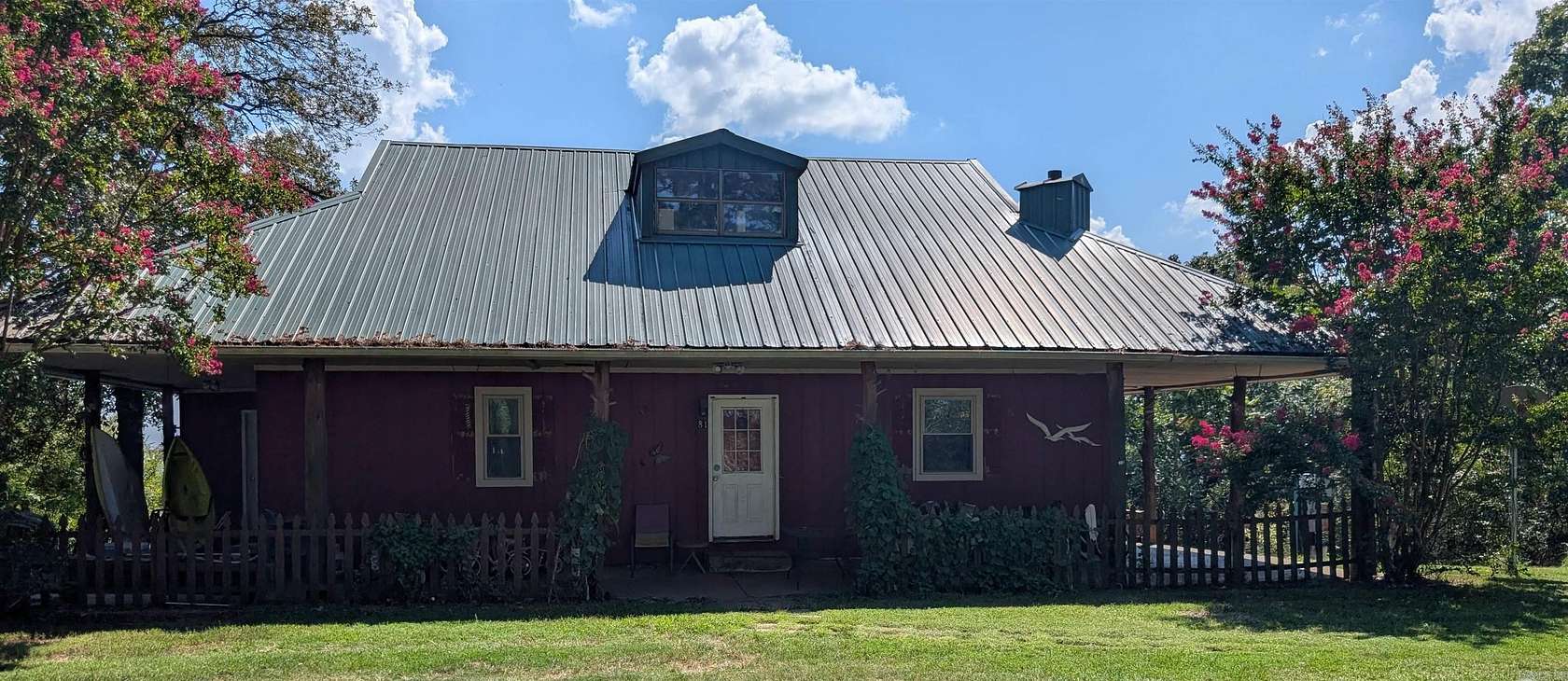 9.86 Acres of Land with Home for Sale in Greenbrier, Arkansas