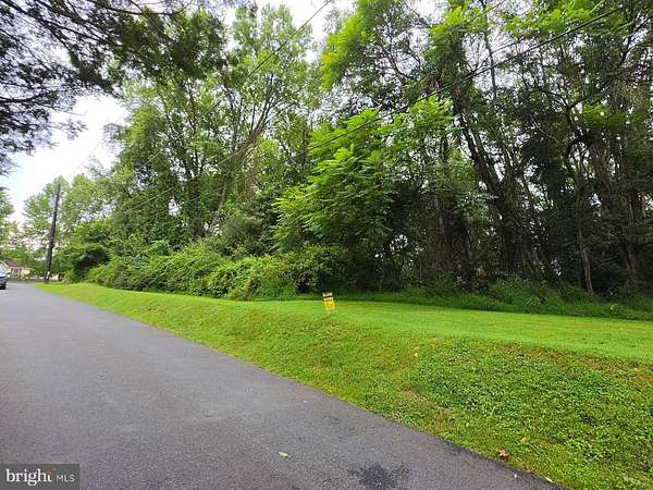 1 Acre of Mixed-Use Land for Sale in Gaithersburg, Maryland
