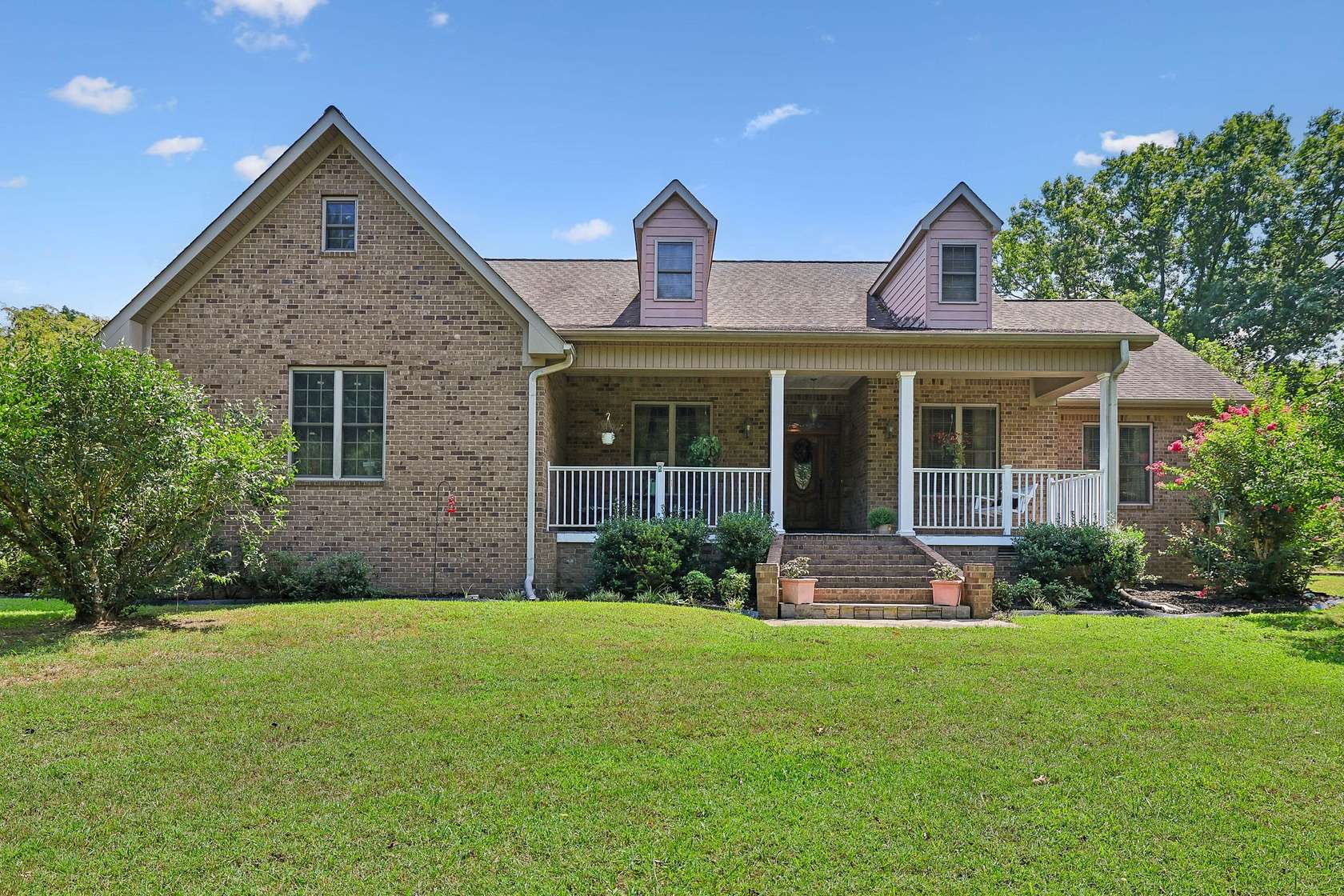 18.6 Acres of Land with Home for Sale in Fayetteville, Tennessee