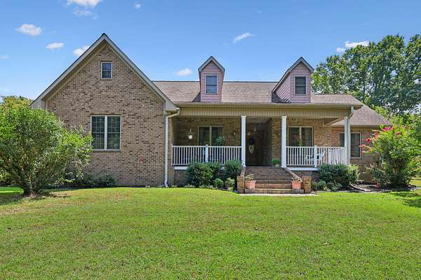 18.6 Acres of Land with Home for Sale in Fayetteville, Tennessee