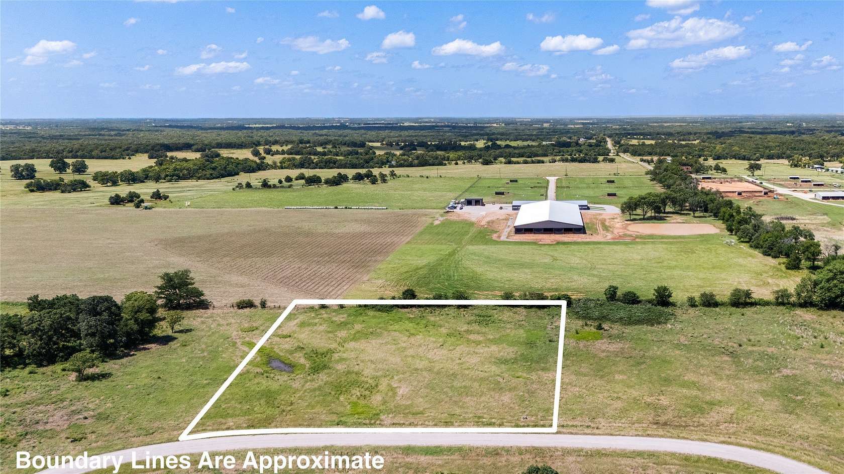 2 Acres of Residential Land for Sale in Whitesboro, Texas