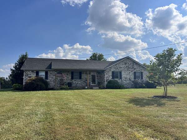 8.52 Acres of Land with Home for Sale in Springfield, Kentucky