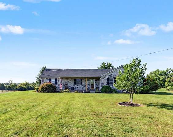 8.52 Acres of Land with Home for Sale in Springfield, Kentucky