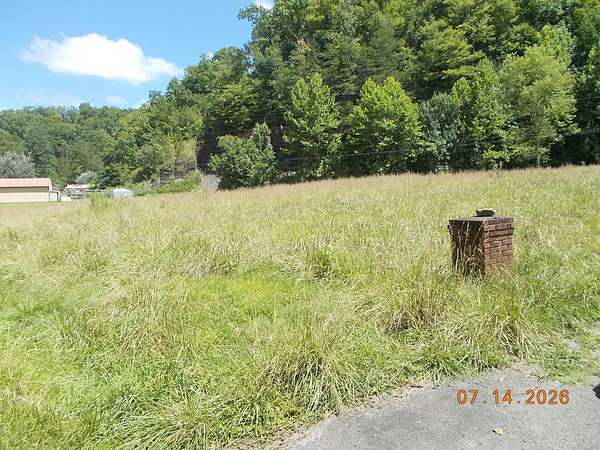 8.42 Acres of Residential Land for Sale in Manchester, Kentucky