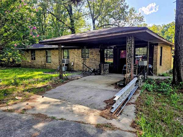 8.33 Acres of Land with Home for Sale in Pine Bluff, Arkansas