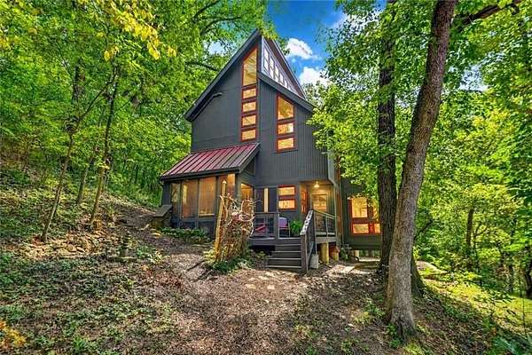 14.7 Acres of Recreational Land with Home for Sale in Kansas City, Missouri