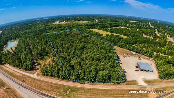 23 Acres of Mixed-Use Land for Sale in Marshall, Texas
