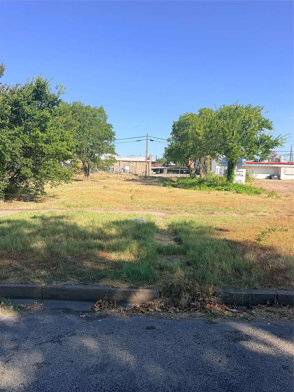 0.13 Acres of Commercial Land for Sale in Ennis, Texas