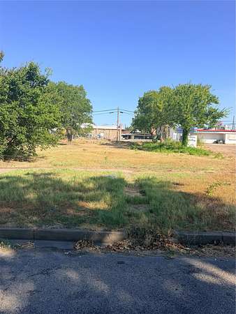 0.13 Acres of Commercial Land for Sale in Ennis, Texas