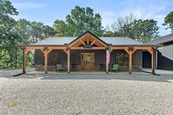 1.5 Acres of Land with Home for Sale in New Concord, Kentucky