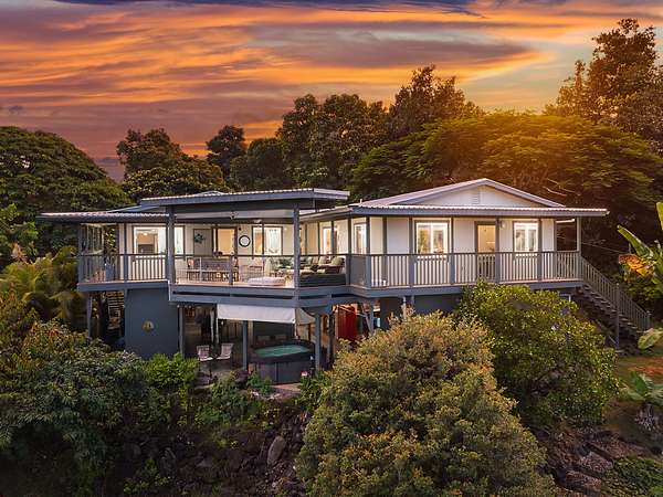 6.3 Acres of Land with Home for Sale in Captain Cook, Hawaii