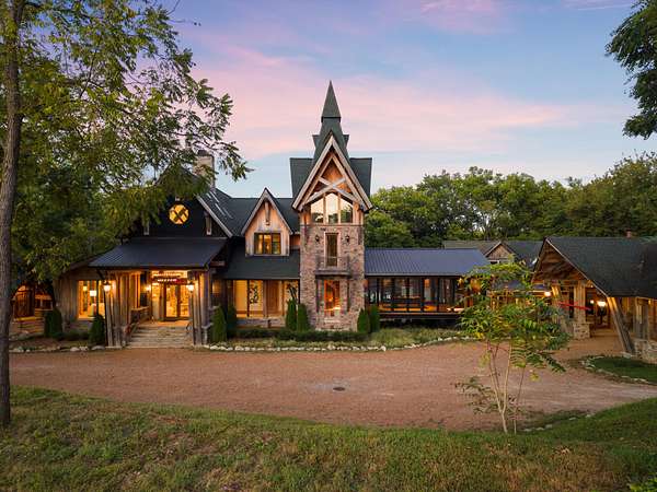 10 Acres of Land with Home for Sale in Franklin, Tennessee