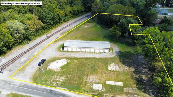 1.58 Acres of Commercial Land for Sale in Benton, Illinois