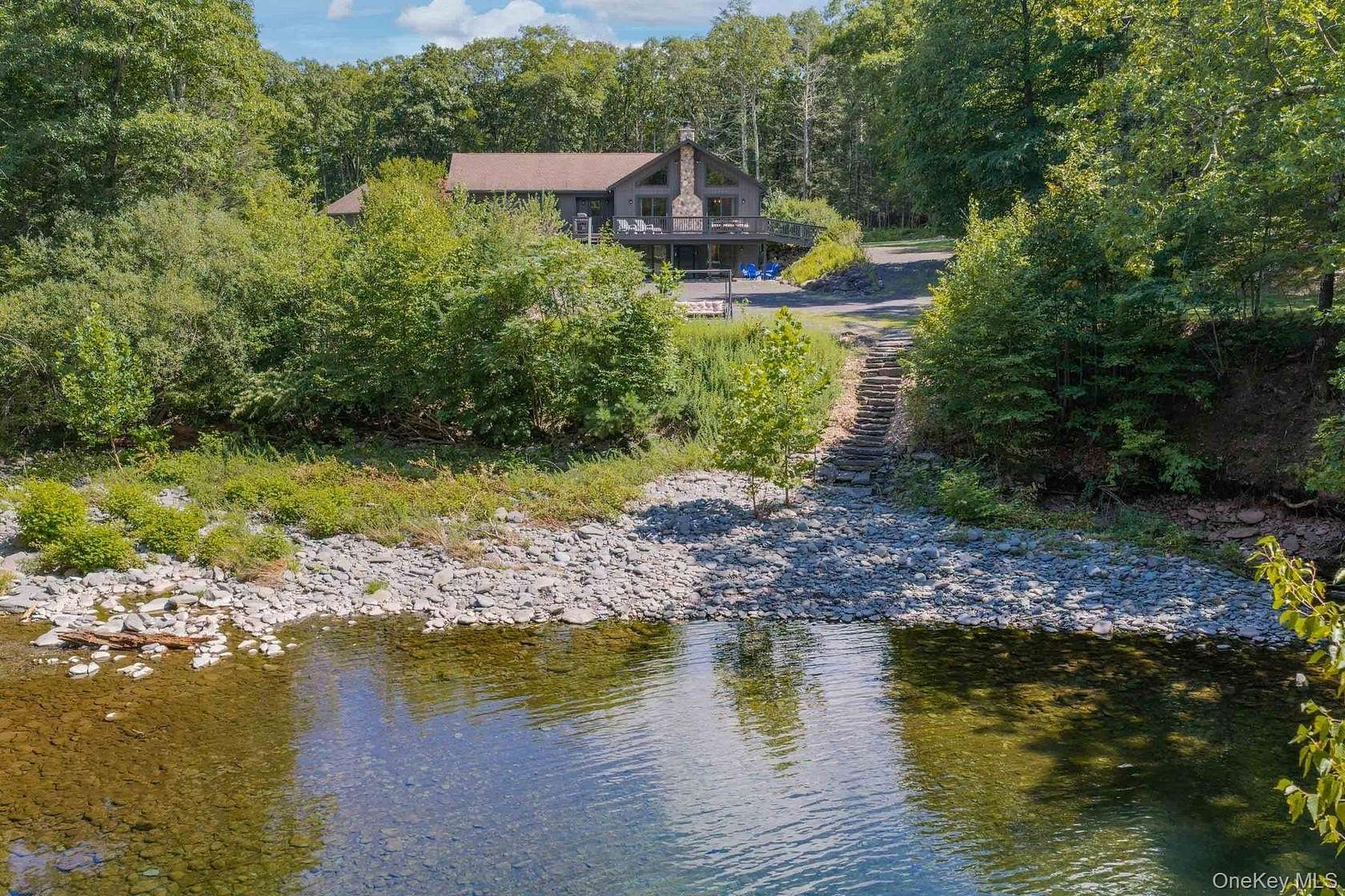 10.1 Acres of Recreational Land with Home for Sale in Saugerties, New York