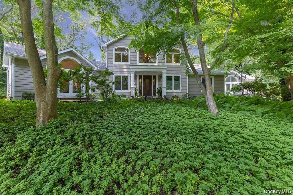 2.4 Acres of Land with Home for Sale in Head of the Harbor, New York