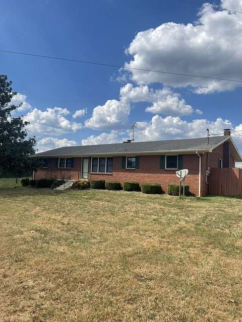 125 Acres of Agricultural Land with Home for Sale in Shelbyville, Tennessee