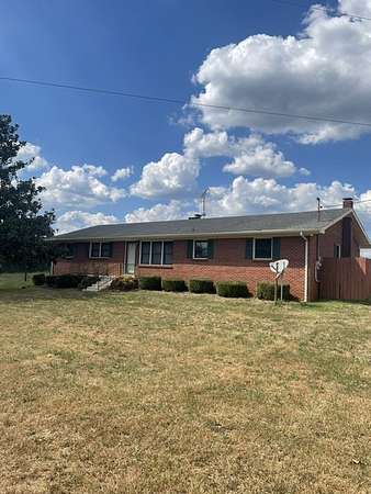 125 Acres of Agricultural Land with Home for Sale in Shelbyville, Tennessee