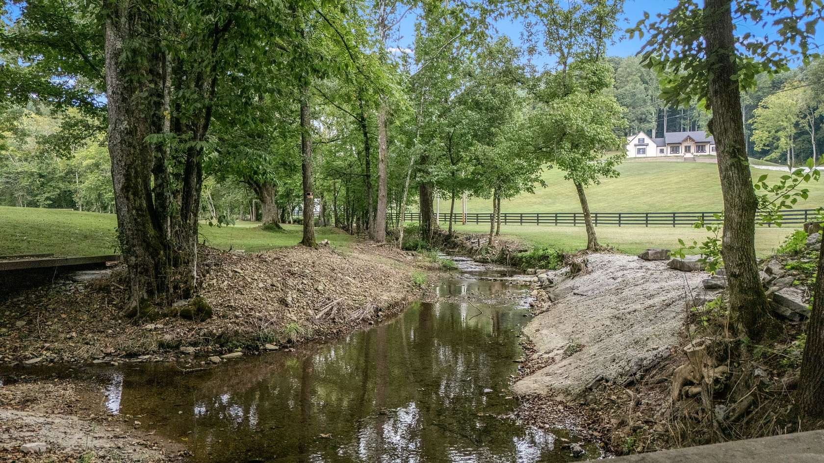 185 Acres of Land with Home for Sale in Normandy, Tennessee