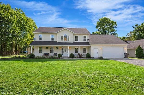 2.5 Acres of Land with Home for Sale in Warren, Ohio