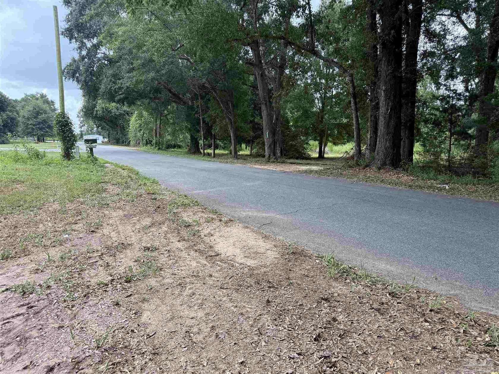 7 Acres of Residential Land for Sale in Jay, Florida