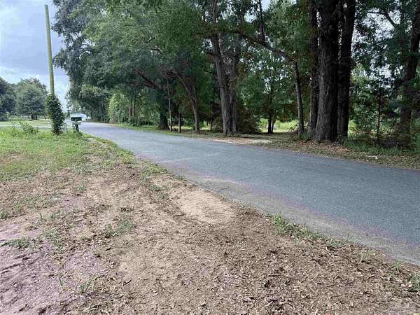 7 Acres of Residential Land for Sale in Jay, Florida
