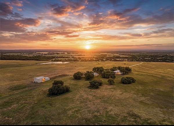 194 Acres of Improved Agricultural Land for Sale in Iredell, Texas