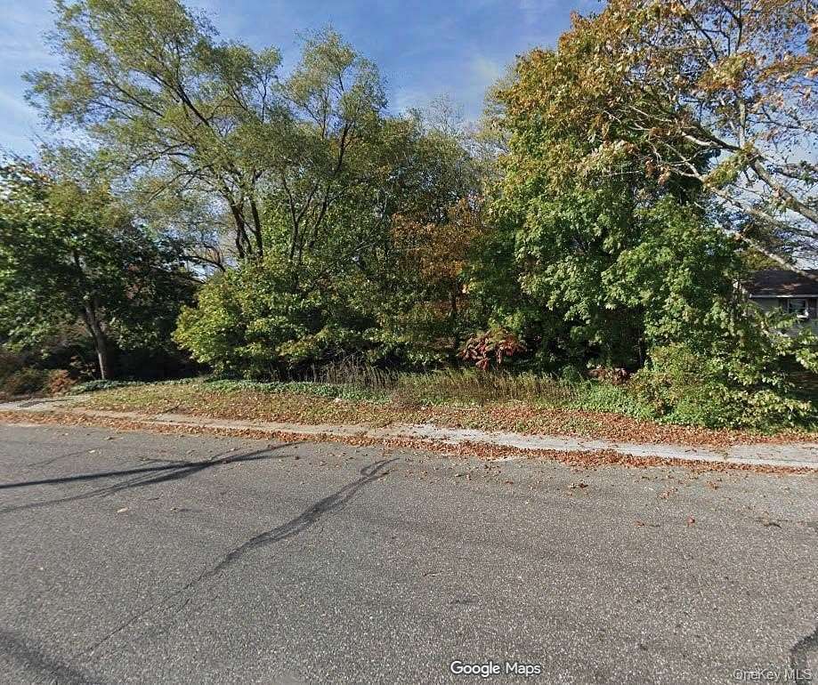 0.19 Acres of Residential Land for Sale in Medford, New York