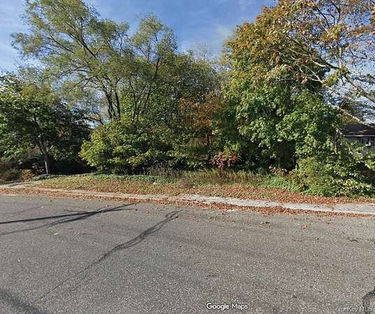 0.19 Acres of Residential Land for Sale in Medford, New York