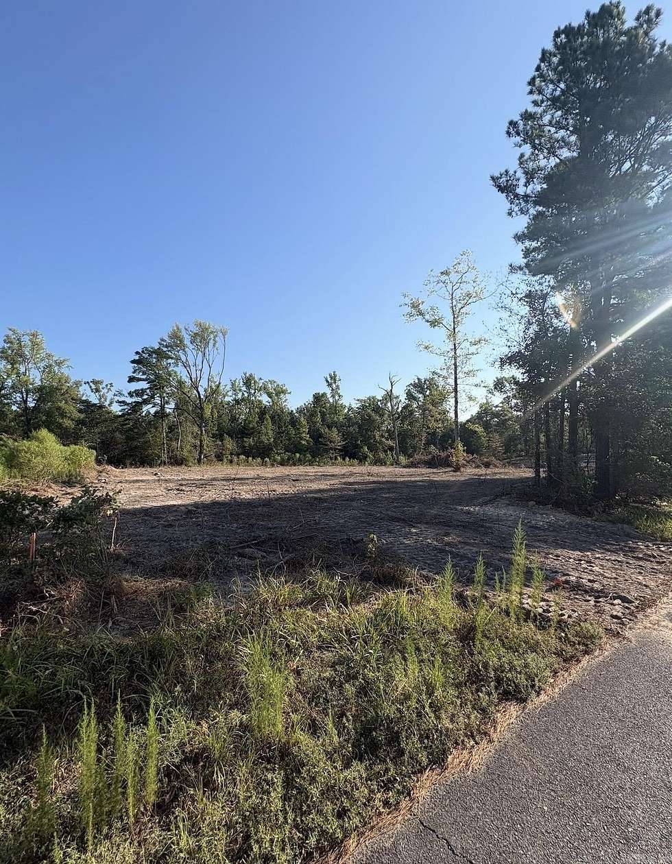 1.25 Acres of Residential Land for Sale in Bauxite, Arkansas