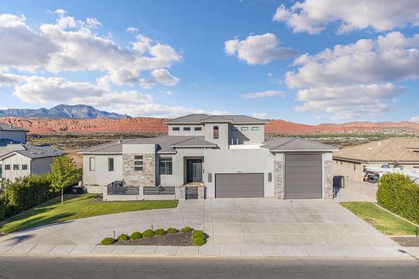 2.2 Acres of Land with Home for Sale in Santa Clara, Utah