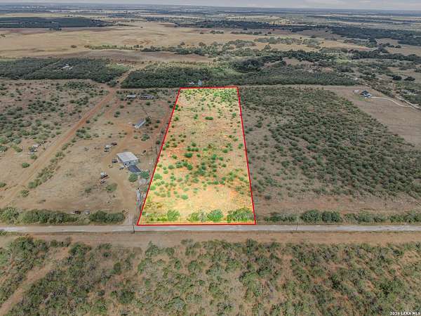 10 Acres of Land for Sale in Floresville, Texas