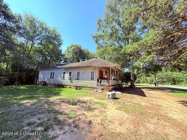 16 Acres of Recreational Land with Home for Sale in Tylertown, Mississippi