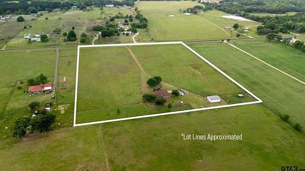 12.5 Acres of Land with Home for Sale in Athens, Texas