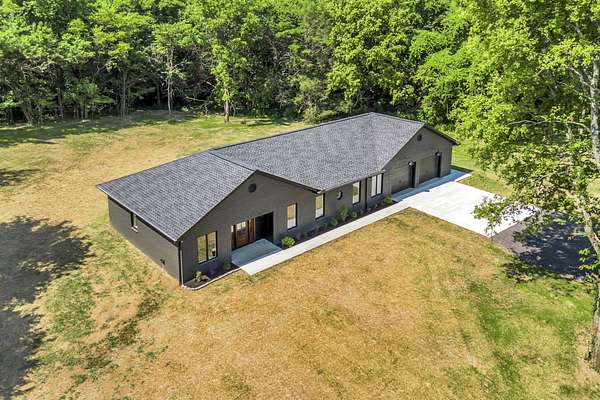 16.5 Acres of Land with Home for Sale in Culleoka, Tennessee