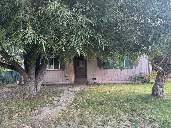 15 Acres of Land with Home for Sale in Dorris, California