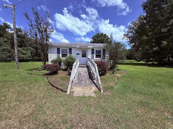 1.84 Acres of Improved Commercial Land for Sale in Camden, Arkansas